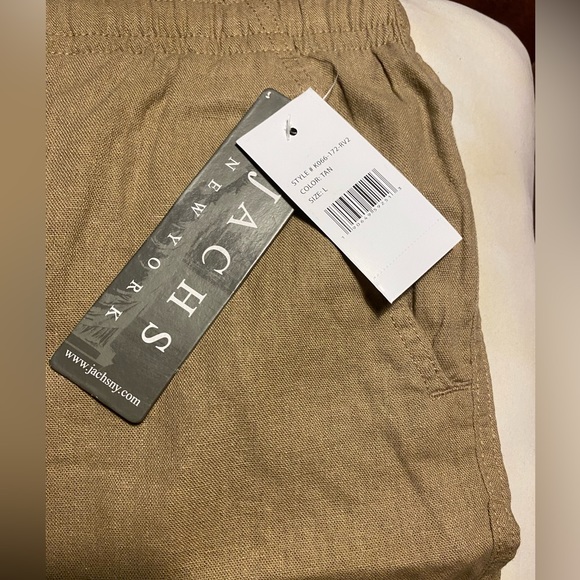 Pull on dock shorts. - Picture 4 of 6